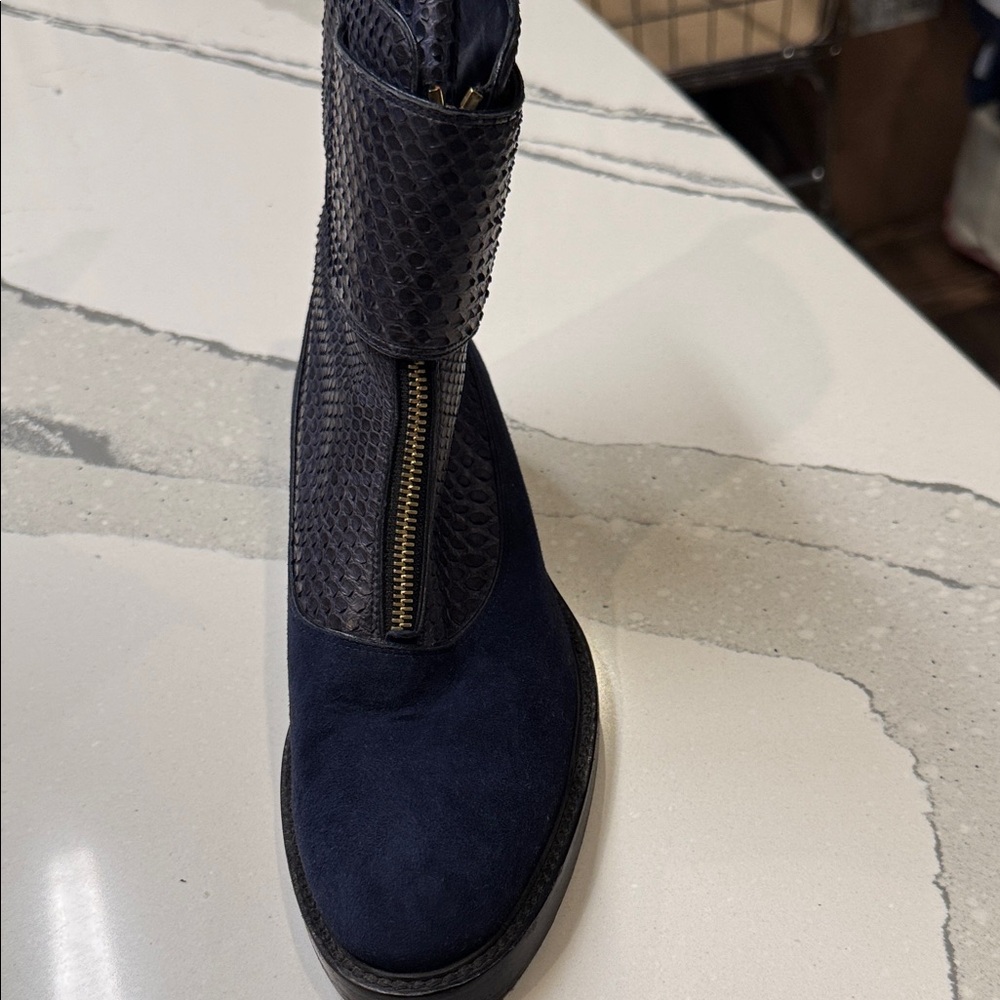 Louis Vuitton Black and Navy Combat Boots Womens Never Worn 39EU - Picture 3 of 13